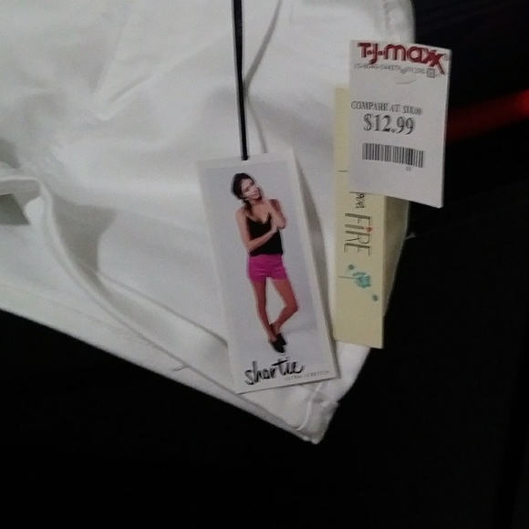 🤍Highwaist white shorts - Picture 3 of 3